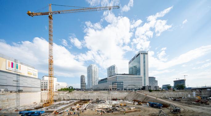 Zeriav na stavbe nakupneho centra