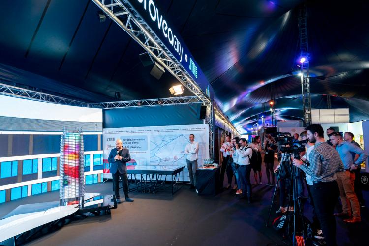 Tlacova konferencia